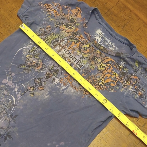 Vintage T-shirt with Tattoo-style Artwork - Picture 4 of 14